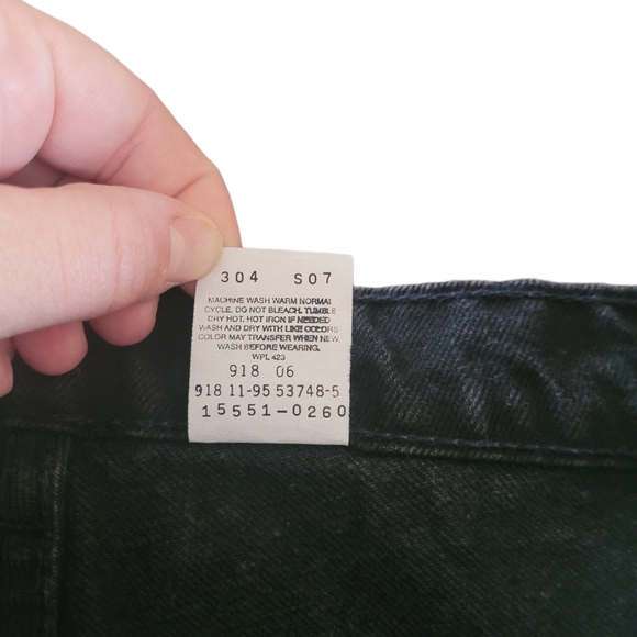 *SOLD* Vintage Levi's 551 Black Ultra High Rise Mom Jeans - Picture 5 of 9